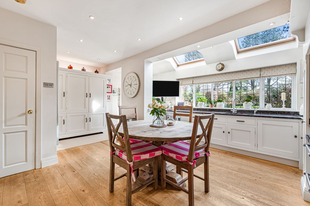 Property photo 3 of 24 Kitchen