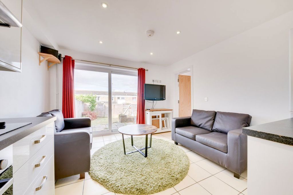 Property photo 2 of 30