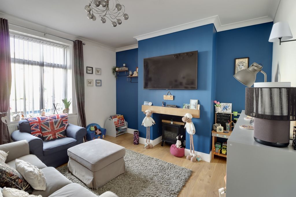 Property photo 2 of 13 Img_8716-Img_8718