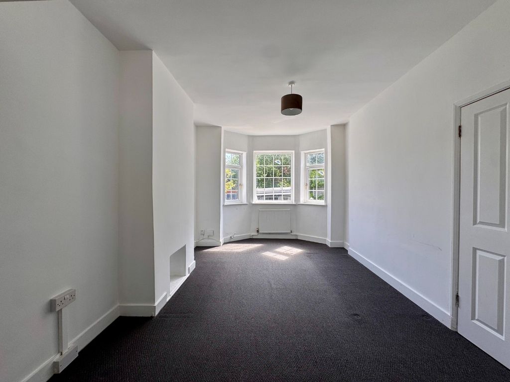 Property photo 2 of 14 3769204