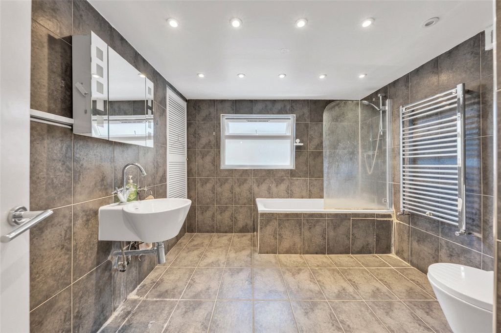 Property photo 3 of 13 Picture No. 06