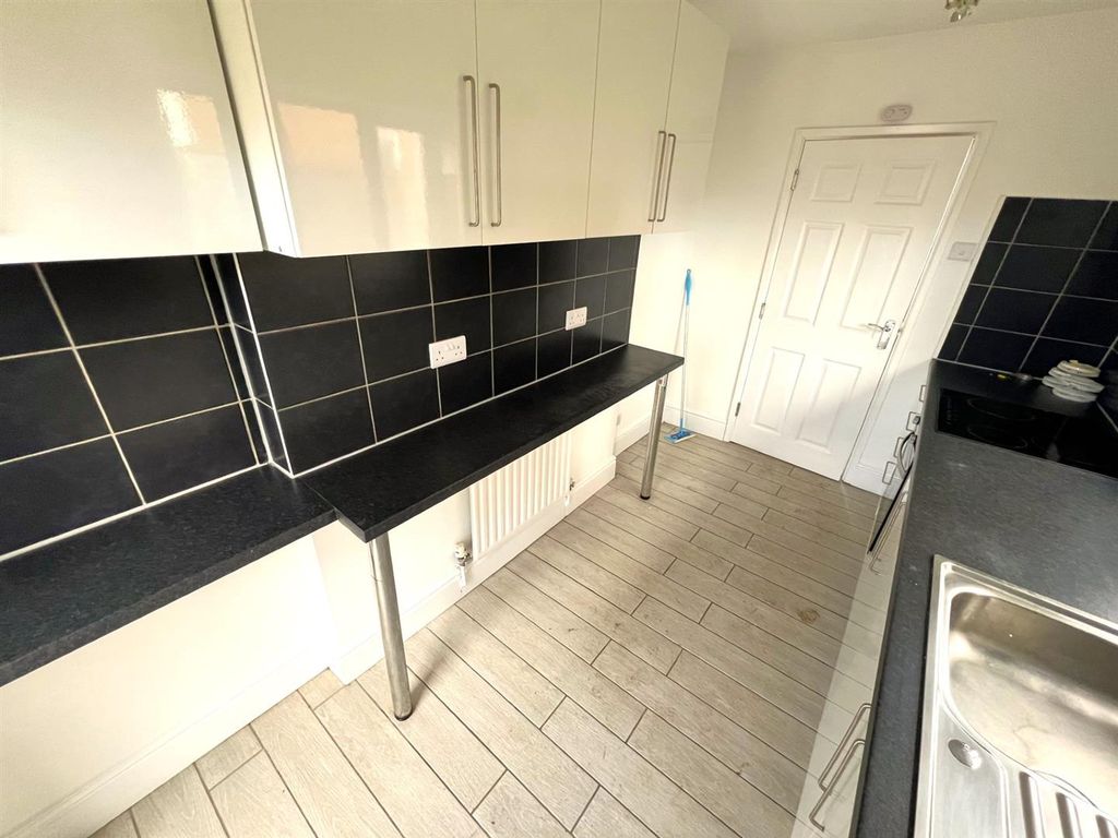 Property photo 2 of 11 Thumbnail_Img_8249.Jpg
