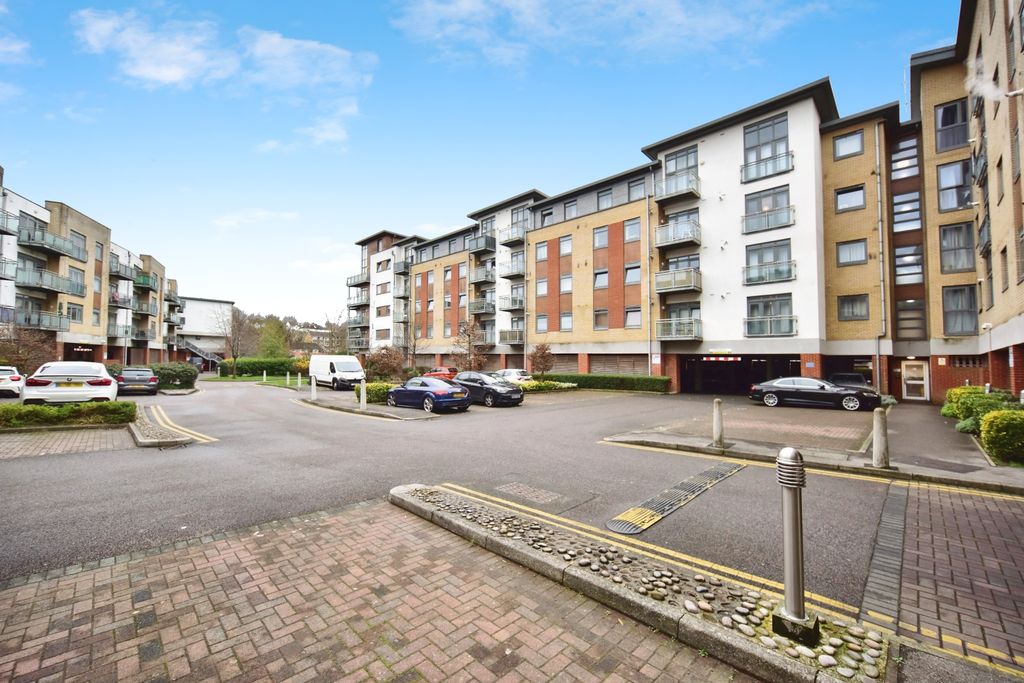 Property photo 1 of 12