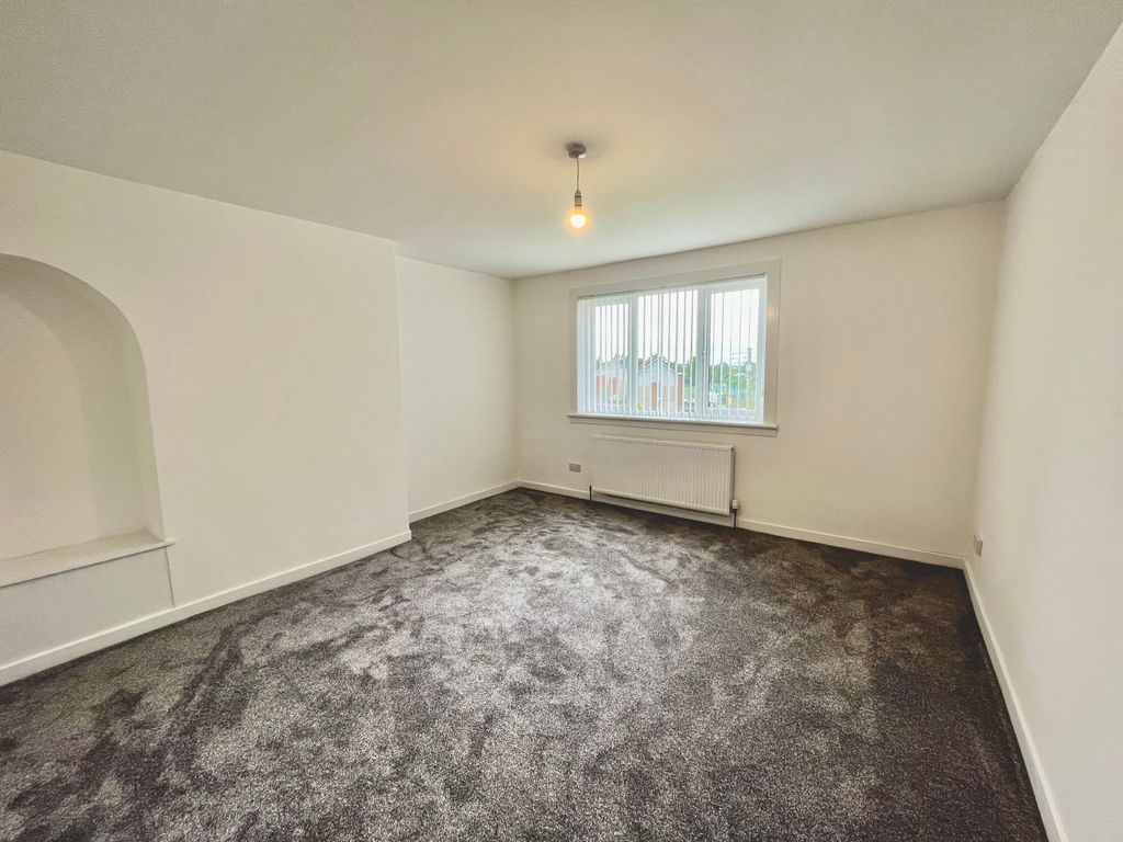 Property photo 3 of 8 3