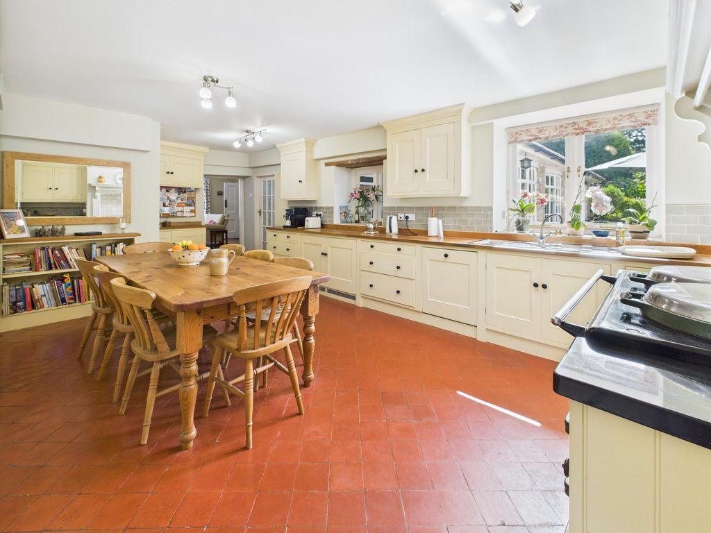 Property photo 2 of 23 Image