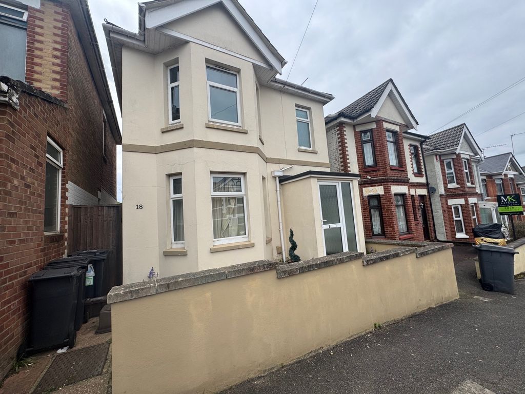 Property photo 1 of 2 Front