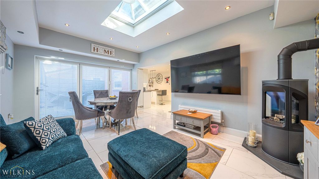 Property photo 2 of 38 Picture No. 31