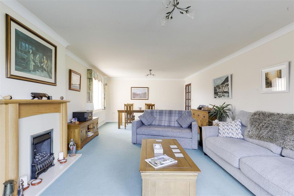 Property photo 2 of 23 854.Jpg