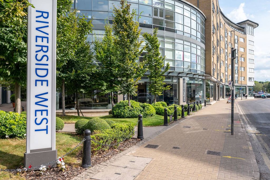 Property photo 1 of 8