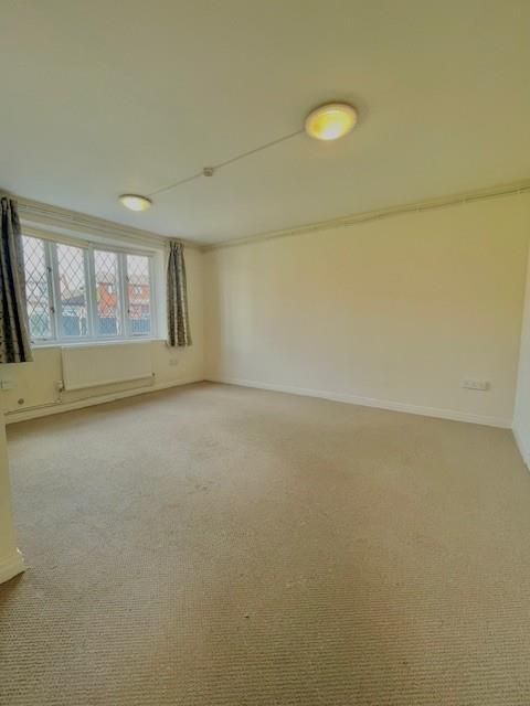 Property photo 2 of 9 Lounge