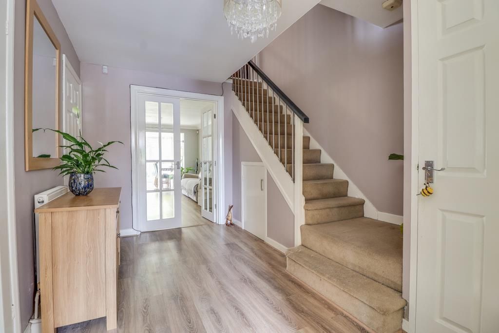 Property photo 2 of 16 Entrance Hall