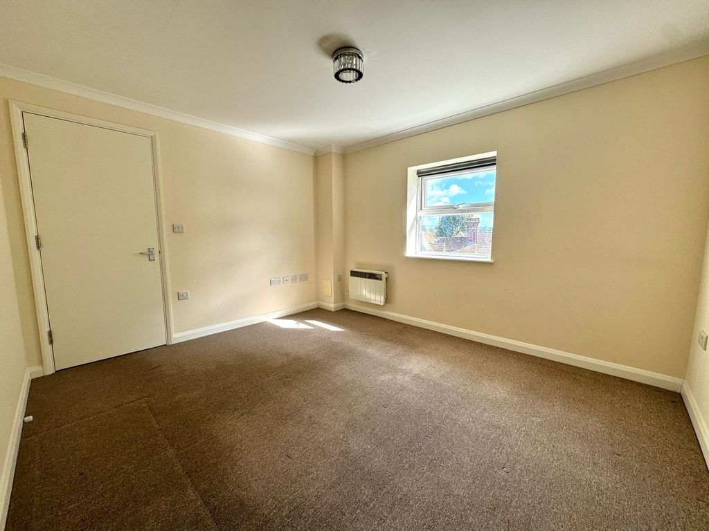 Property photo 1 of 8 Bedroom Picture 1