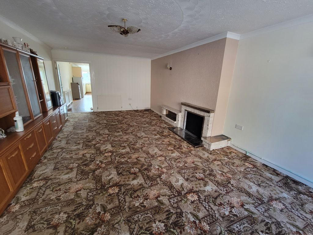 Property photo 3 of 22
