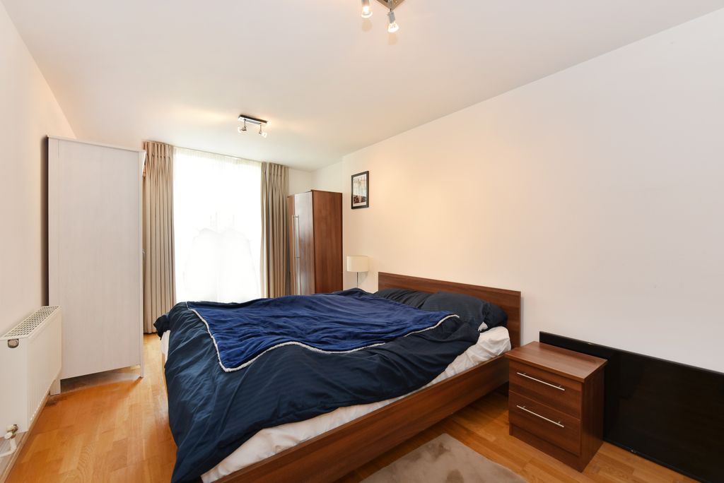 Property photo 3 of 6