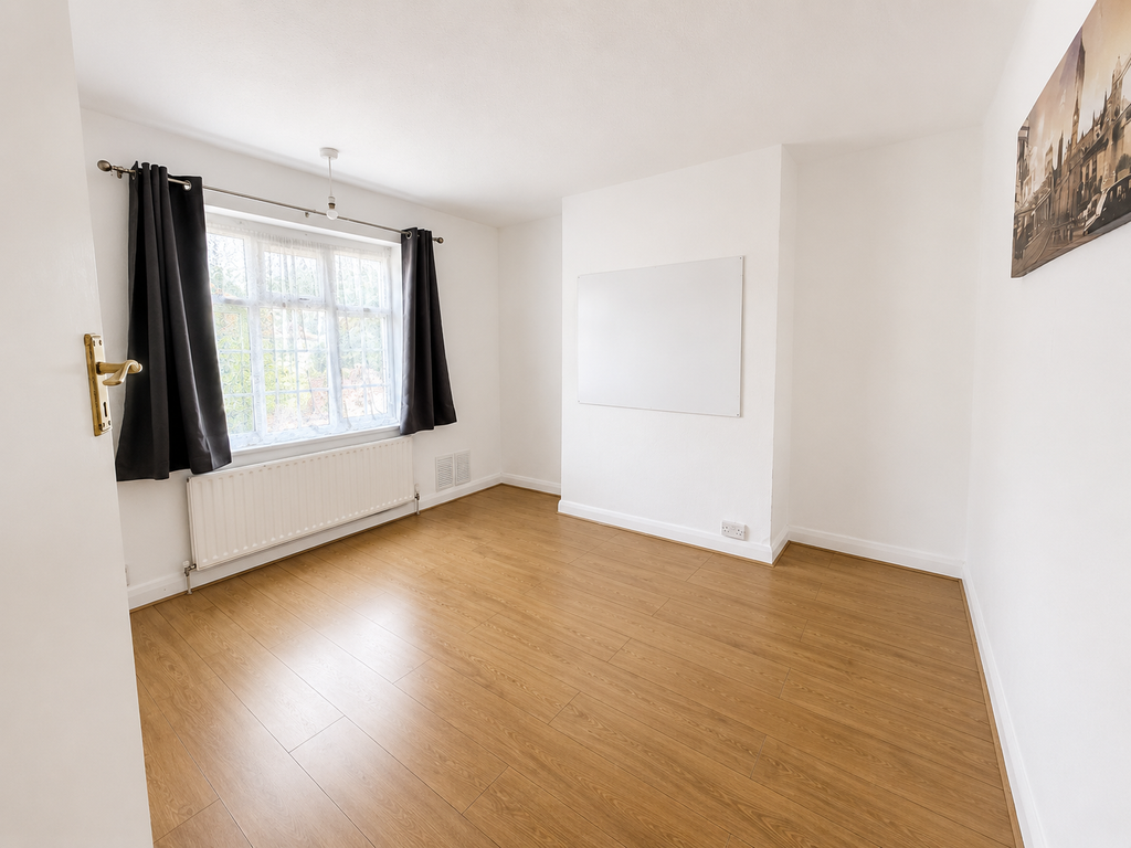 Property photo 1 of 6 Living Room
