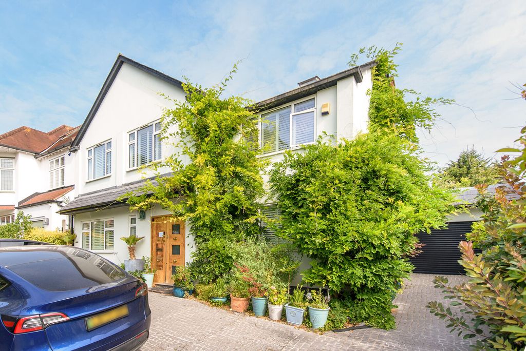 Property photo 1 of 23