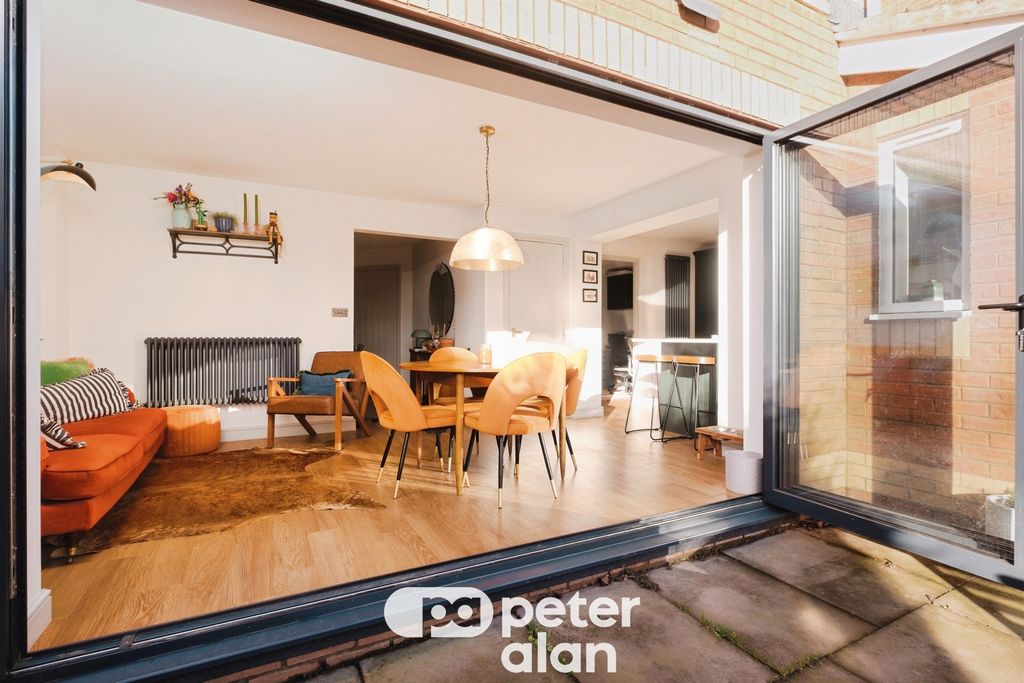 Property photo 3 of 25