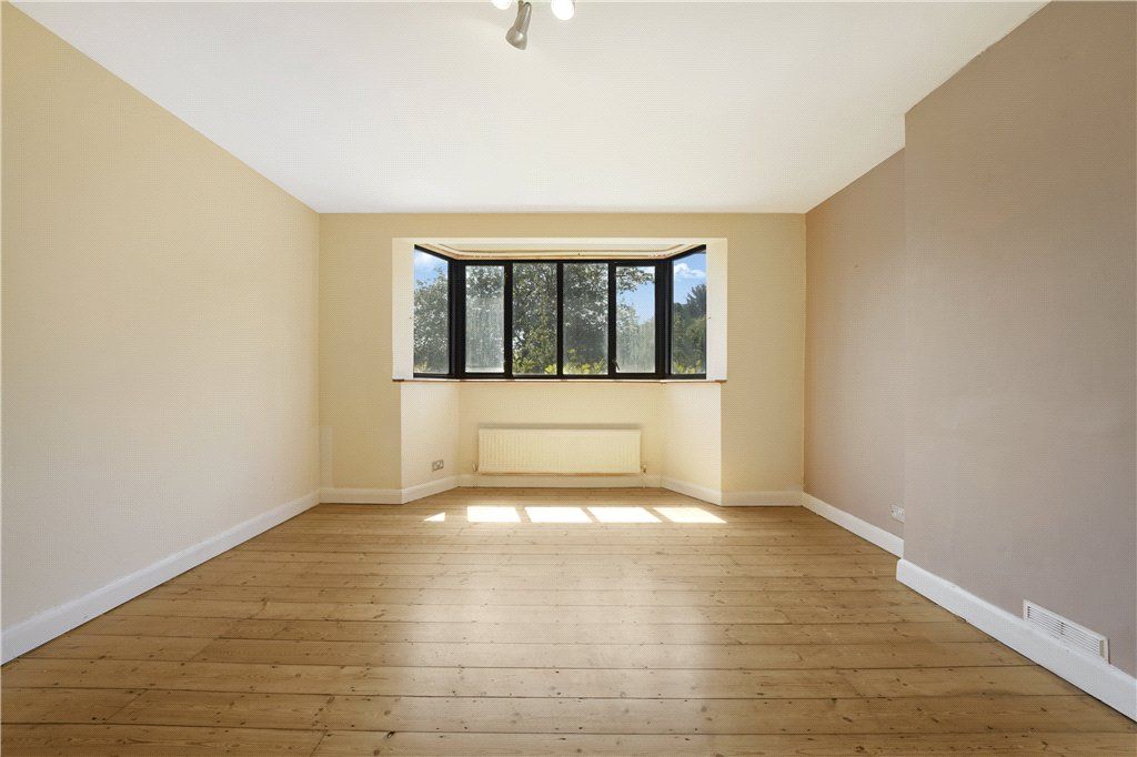 Property photo 3 of 17 Picture No. 02
