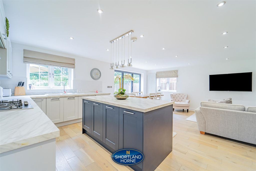 Property photo 2 of 31 Hazelwood -2.Jpg