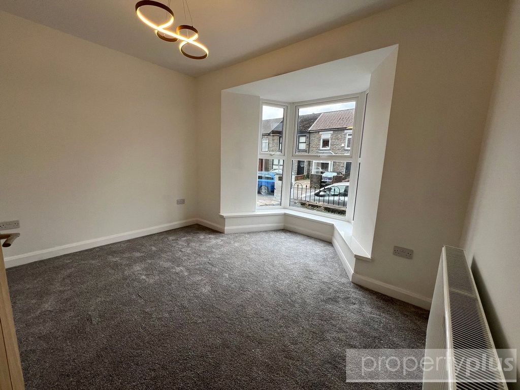 Property photo 2 of 16 Picture No. 09