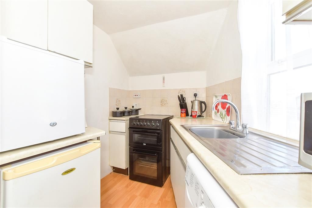 Property photo 2 of 6 Kitchen