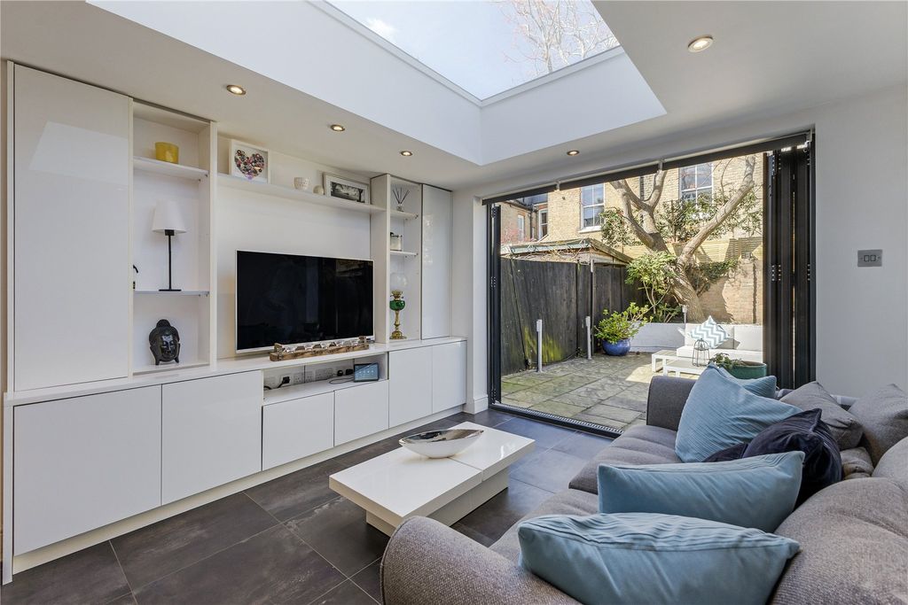 Property photo 2 of 12 Picture No. 52