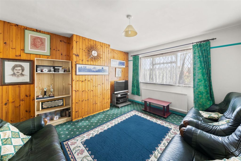 Property photo 2 of 18 1
