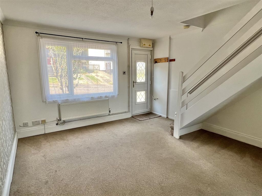 Property photo 3 of 17 Lounge.Jpg