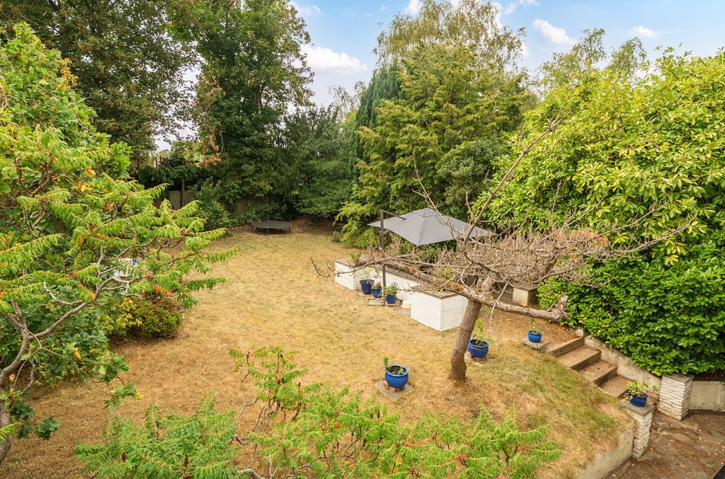 Property photo 3 of 34 1331450-30-689c95...