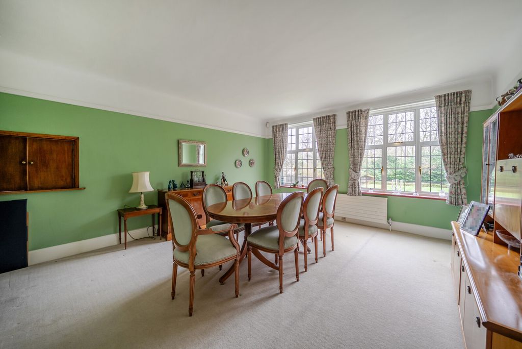 Property photo 3 of 36 Dining Room