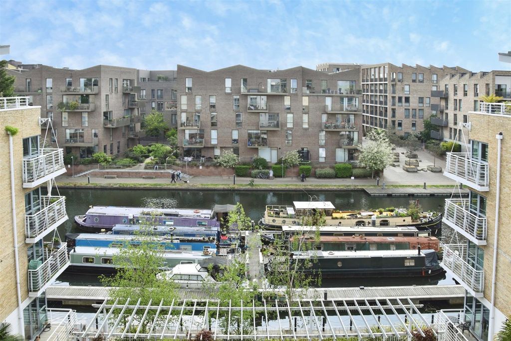 Additional image 5 of 3 bed flat for saleAdams Quarter, The Island TW8