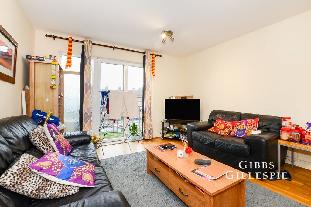 Property photo 1 of 10 Photo