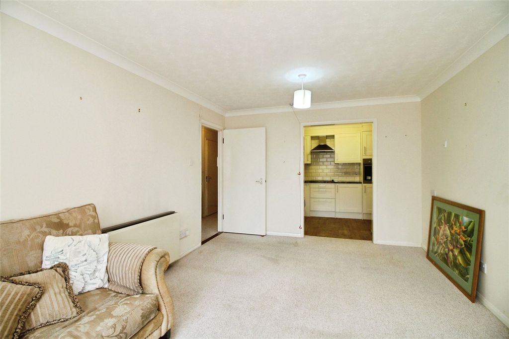 Property photo 2 of 10 Lounge