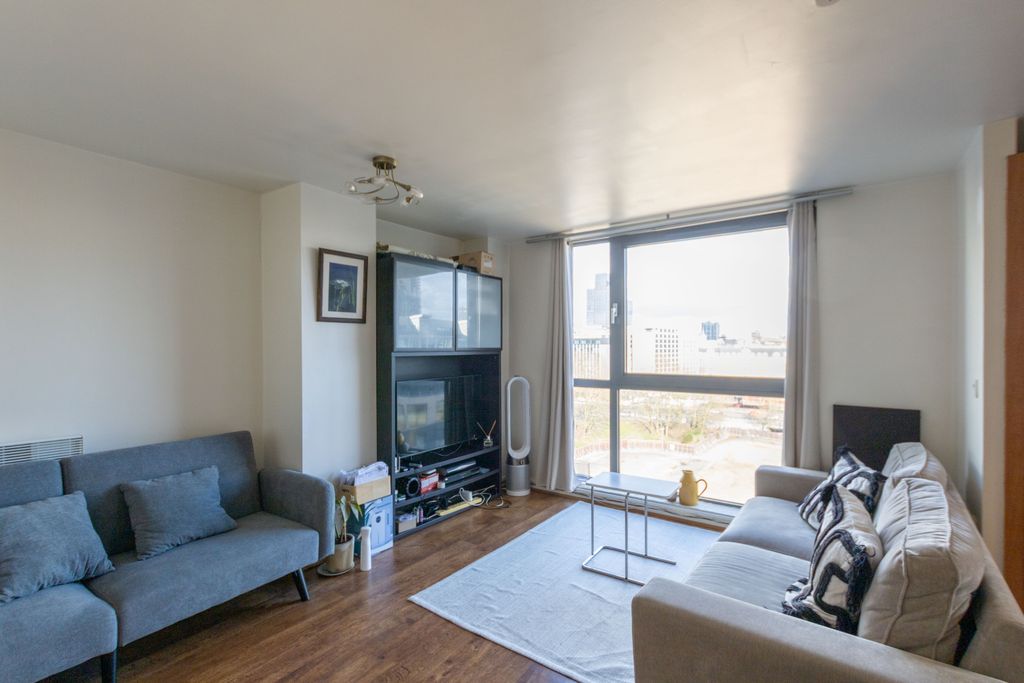 Property photo 3 of 13 Img_4883_1