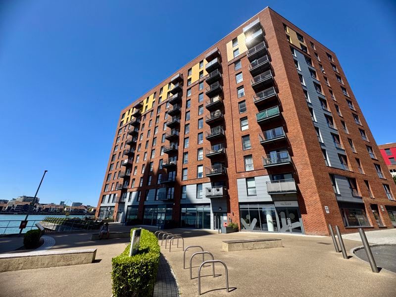 Property photo 1 of 16 Photo 17