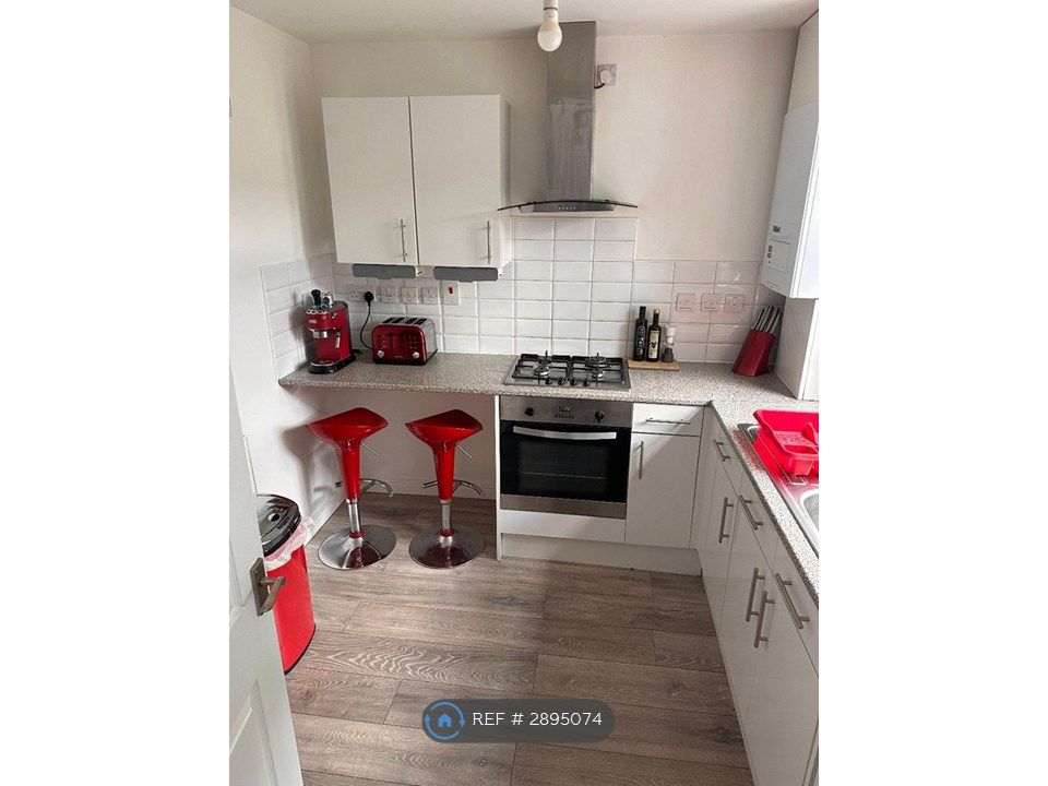 Property photo 2 of 5 Kitchen