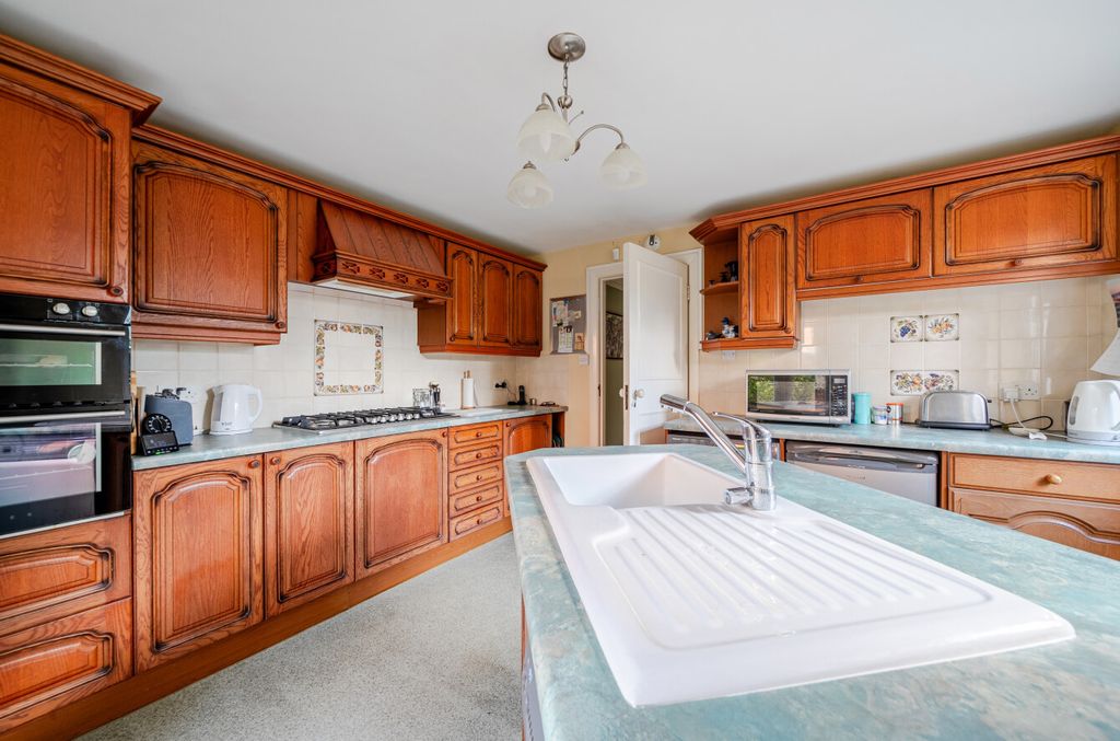 Property photo 3 of 16 1421881-22-69A6F9...