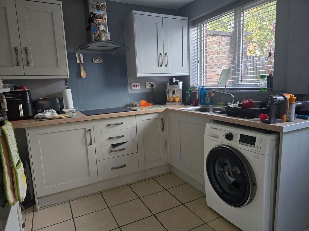 Property photo 3 of 12