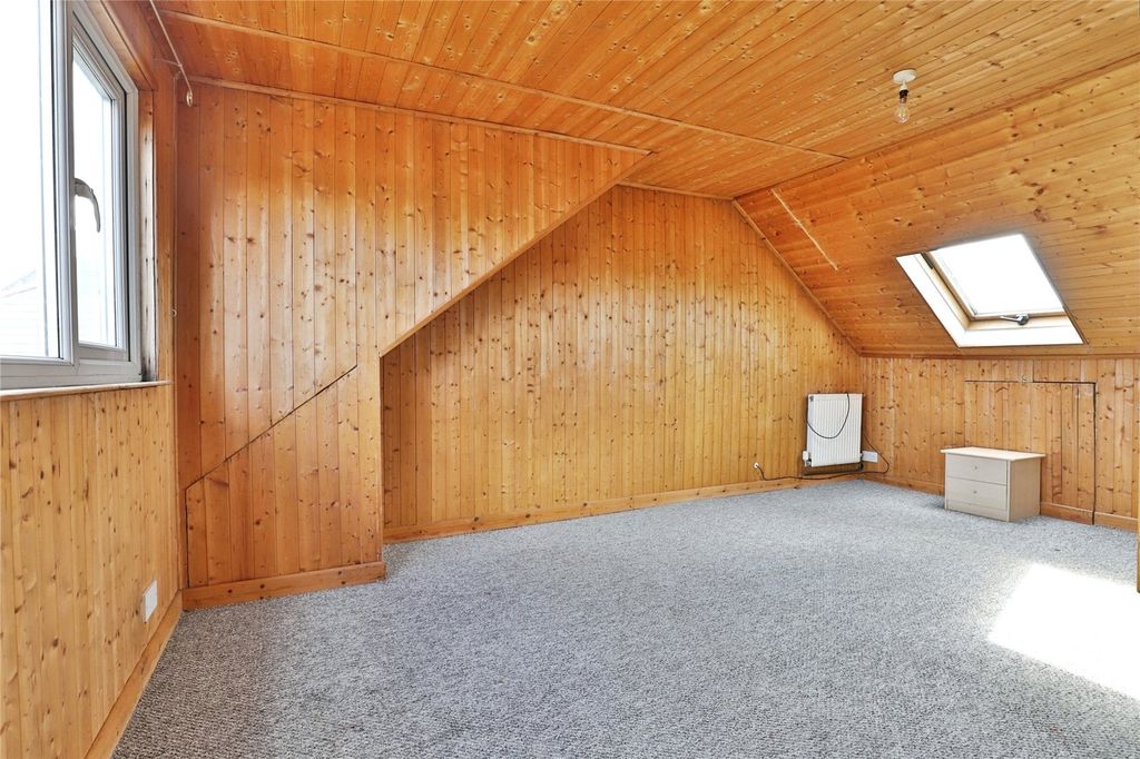 Property photo 3 of 27 Picture No. 01