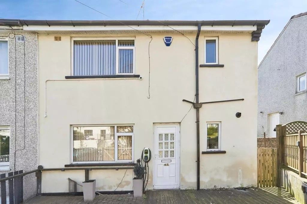 Property photo 1 of 12