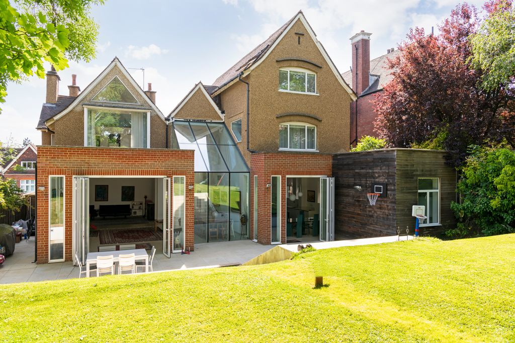 Property photo 1 of 30