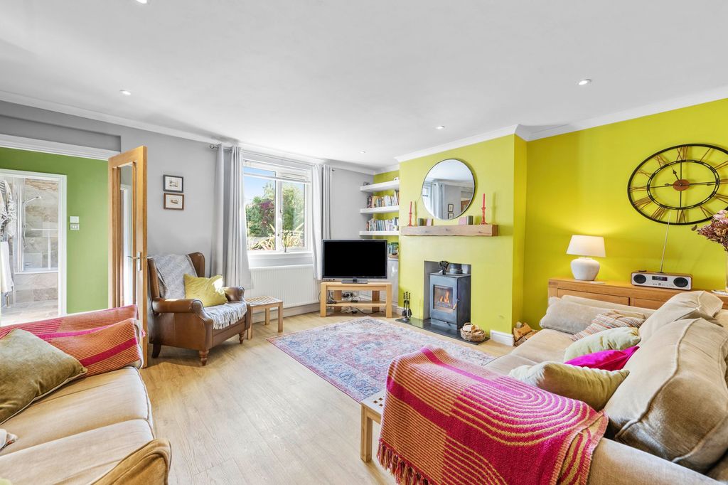 Property photo 2 of 19