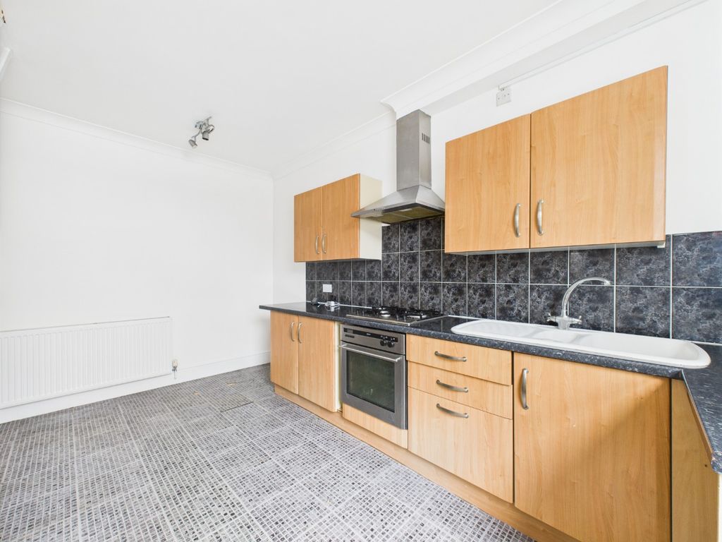 Property photo 3 of 8 4315186
