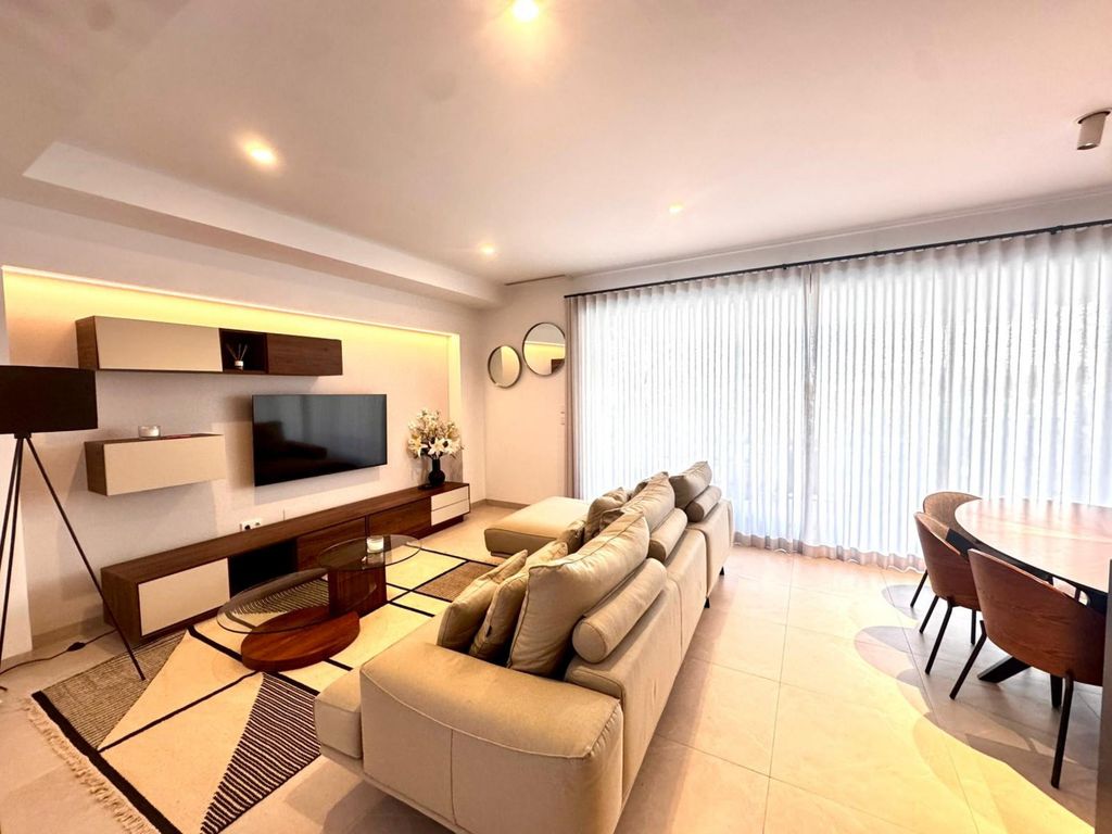 Property photo 3 of 28