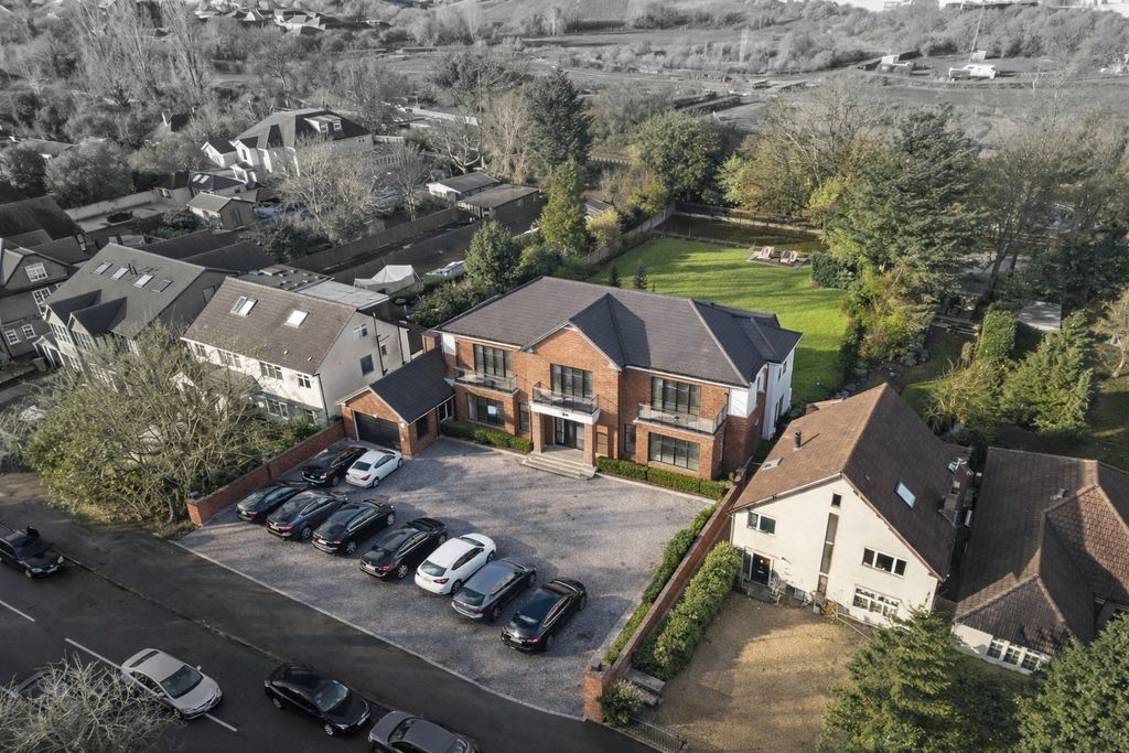 Property photo 1 of 21