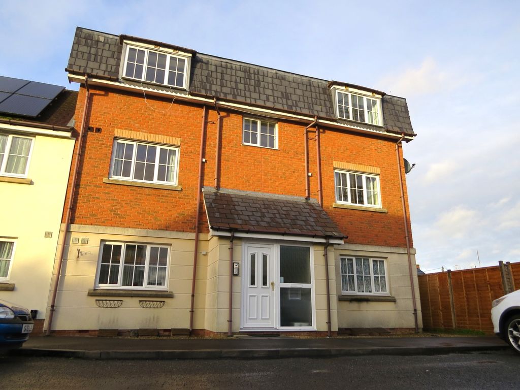 Property photo 1 of 6 Front