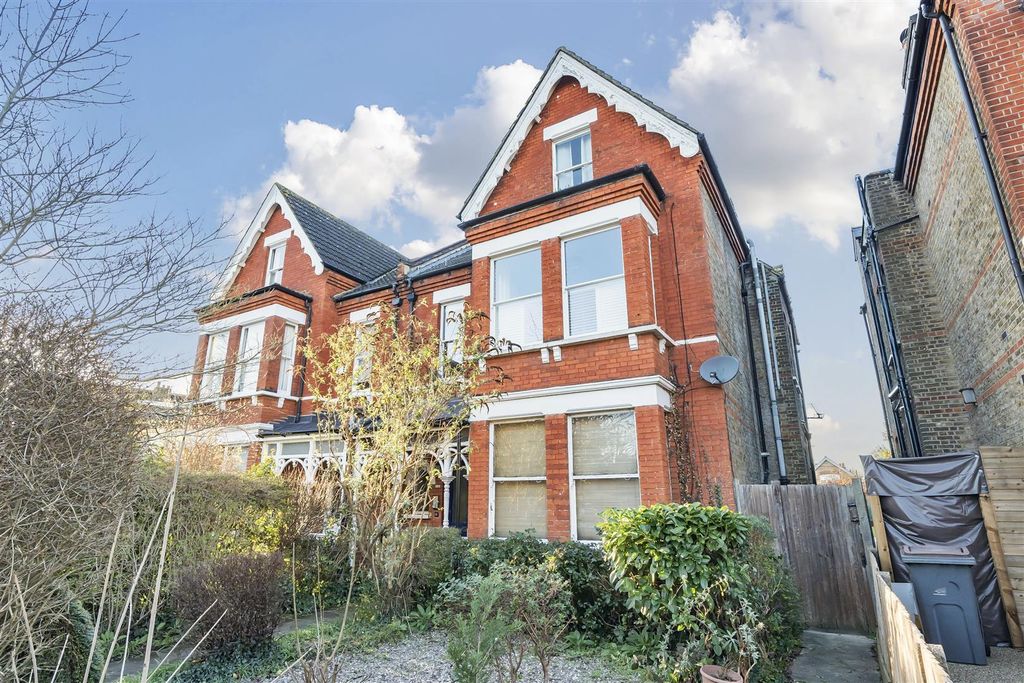 Property photo 1 of 12