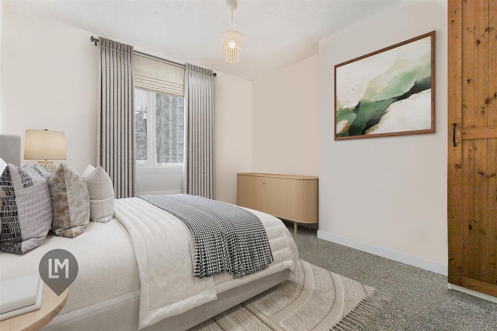 Property photo 3 of 7 Bedroom 1