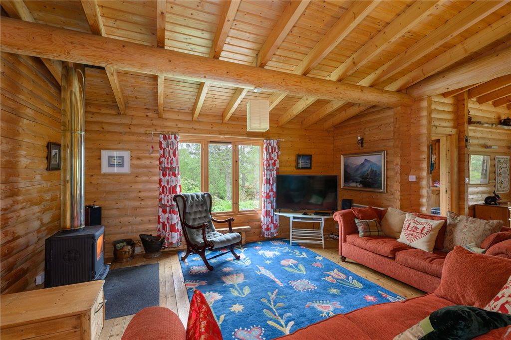 Property photo 2 of 27 Sitting Room