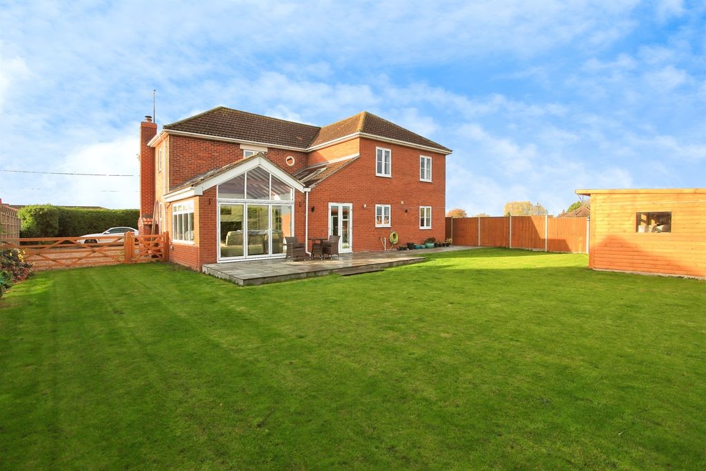 Property photo 3 of 28